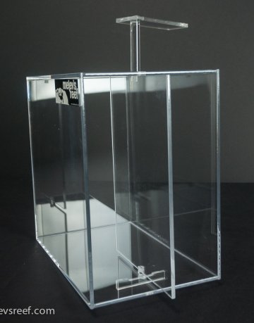 Pivot-door fish trap