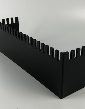 center floating overflow angled